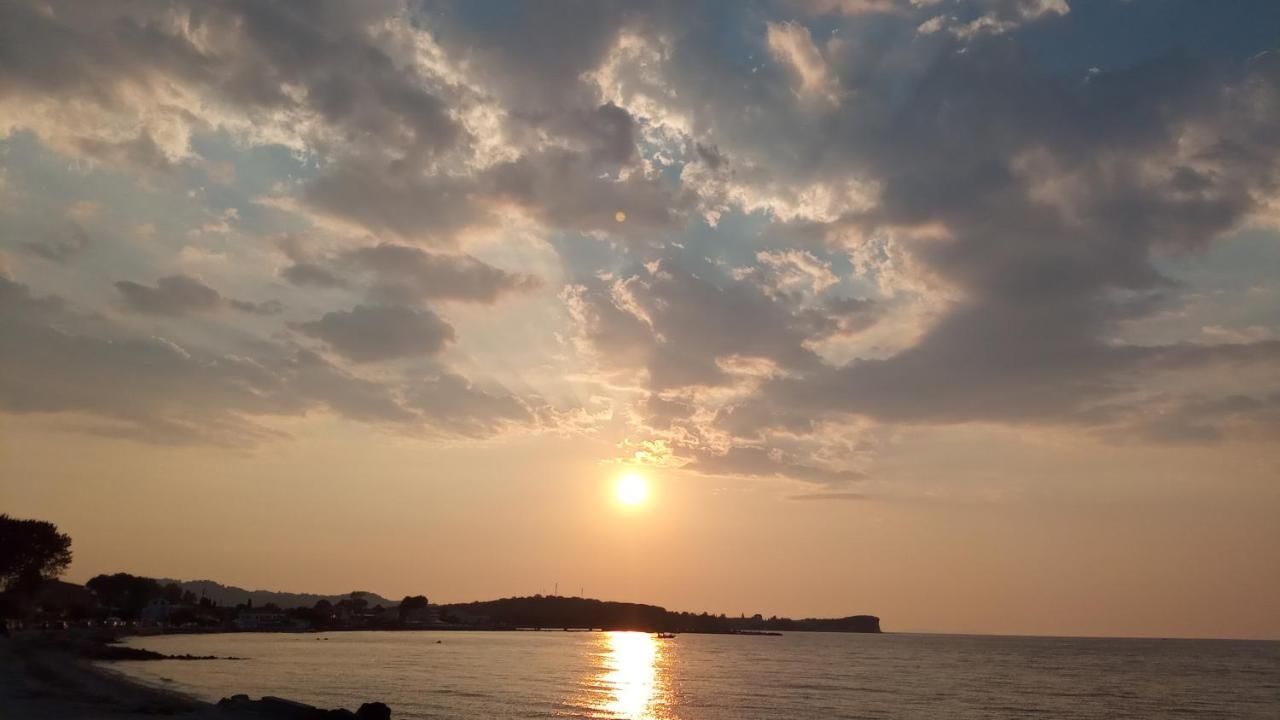 Nikos Seaside Apartments Litheres Dış mekan fotoğraf